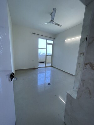 Furnished Amenities in 2 BHK Apartment at Pyramid Square 67A, Sector 67 – for Rent
