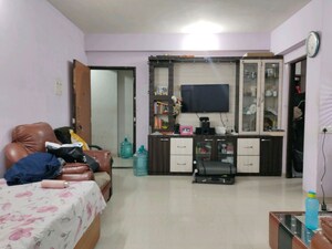 Room in 2 BHK Apartment at Ishwar Iris, Seawoods – for Sale