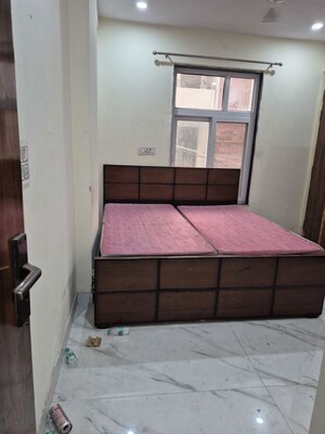 Room in 3.5 BHK Builder Floor at Mayur Vihar – for Sale