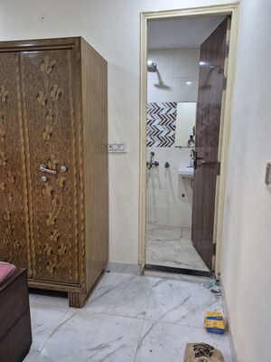 Room in 3.5 BHK Builder Floor at Mayur Vihar – for Sale