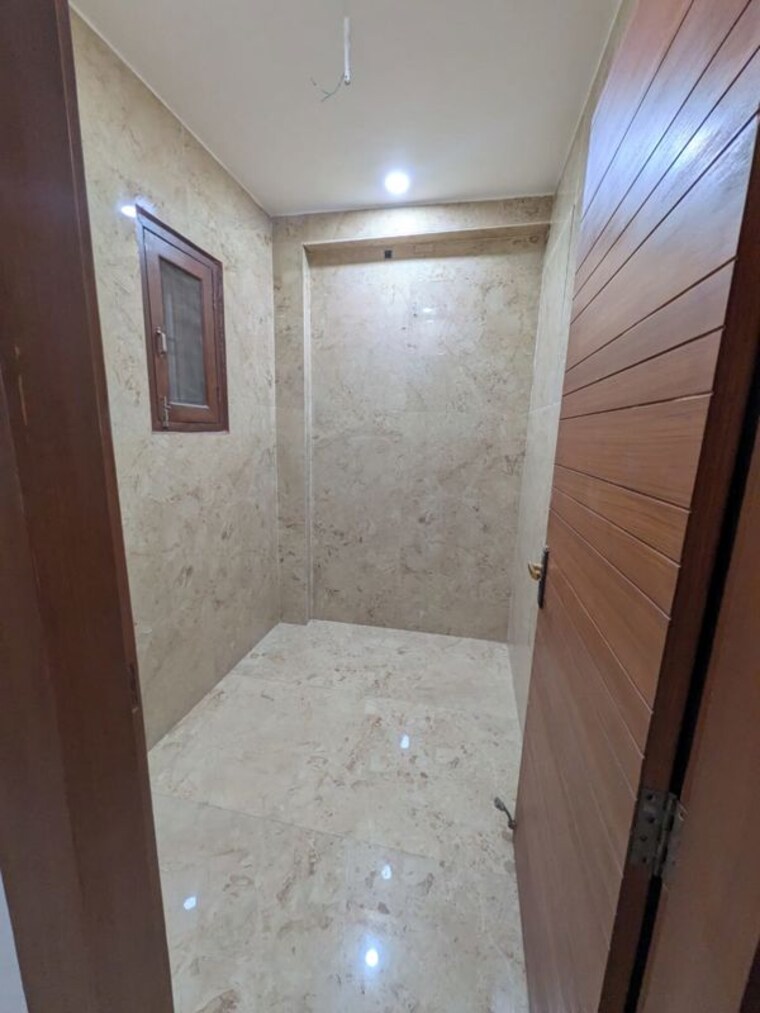 Bathroom, emaar-mgf-emerald-hills 3 Bedroom 1380 Sq.Ft. Apartment In Sector 65 Gurgaon 10699185