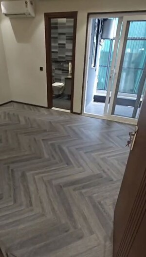 Room in 3 BHK Apartment at Smart World Orchard, Sector 61 – for Rent