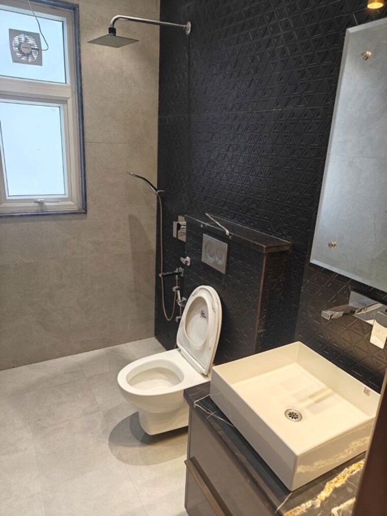 Attached Bathroom, sector 48 4 Bedroom 2700 Sq.Ft. Builder Floor In Sector 48 Gurgaon 10699225