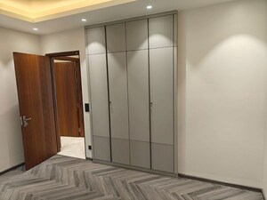 Room in 4 BHK Builder Floor at Sector 48 – for Rent