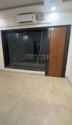 Room in 3 BHK Builder Floor at Sector 57 – for Rent