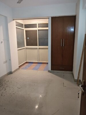 Room in 2 BHK Apartment at Gardenia Grace, Sector 61 – for Rent