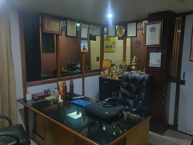 Team Area, raj nagar rdc Commercial Office Space 2000 Sq.Ft. In Raj Nagar Rdc Ghaziabad 10699247