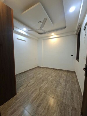 Room in 2 BHK Builder Floor at Chattarpur – for Rent