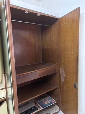 Furnished Amenities in 1 RK Apartment at Neelam CHS Dadar, Dadar East – for Rent