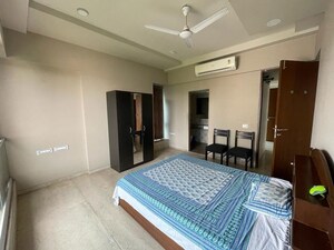3 BHK Apartment For Rent in Lakhani Signature, Pali Hill