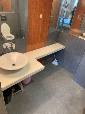 Team Area in 3 BHK Apartment at Lakhani Signature, Pali Hill – for Rent