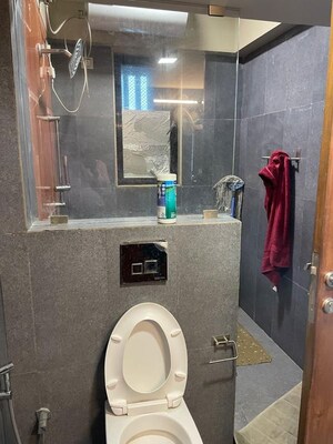 Bathroom in 3 BHK Apartment at Lakhani Signature, Pali Hill – for Rent