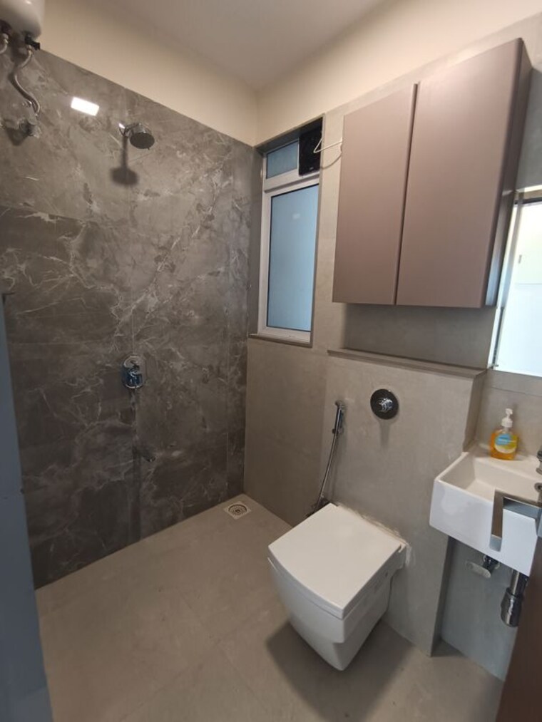 Bathroom, gowda-palash 1 Bedroom 715 Sq.Ft. Apartment In Malad West Mumbai 9921424