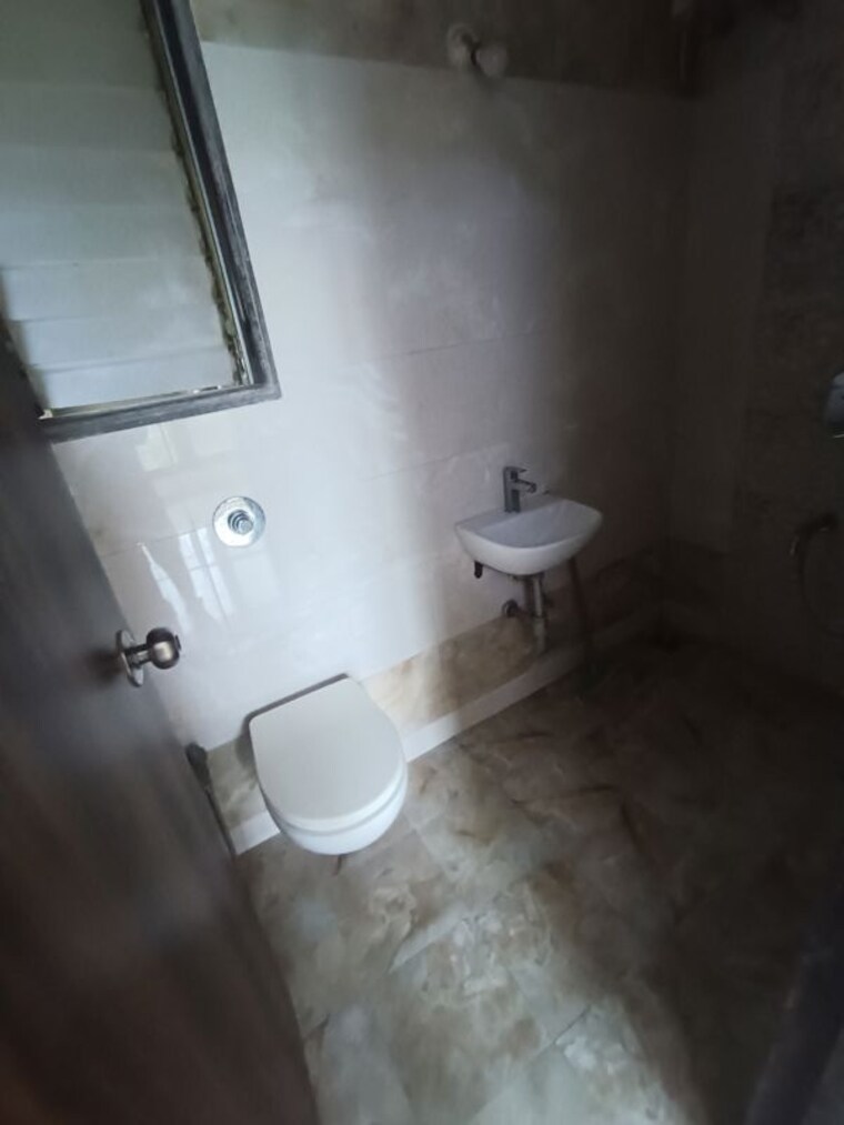 Bathroom, gowda-palash 1 Bedroom 715 Sq.Ft. Apartment In Malad West Mumbai 9921430