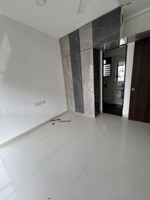 Room in 1 BHK Apartment at UK Iridium, Kandivali East – for Rent