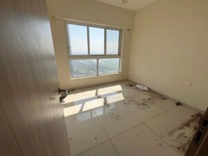 Room in 2 BHK Apartment at The Wadhwa Atmosphere, Mulund West – for Rent