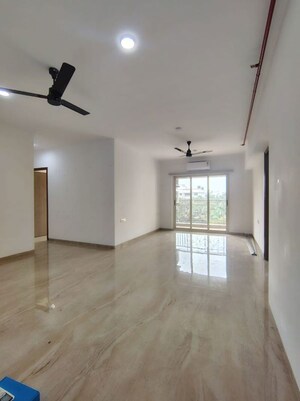 Room in 3 BHK Apartment at Gulmohar Road – for Rent