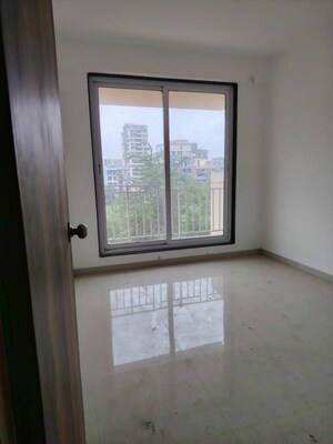 Room in 2 BHK Apartment at Hi Tech The Silver Crest, Taloja Panchanand – for Sale