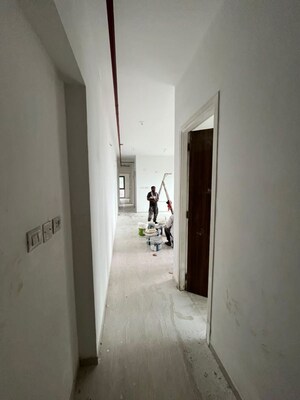 Room in 2 BHK Apartment at Sheth Auris Serenity Tower 1, Malad West – for Rent
