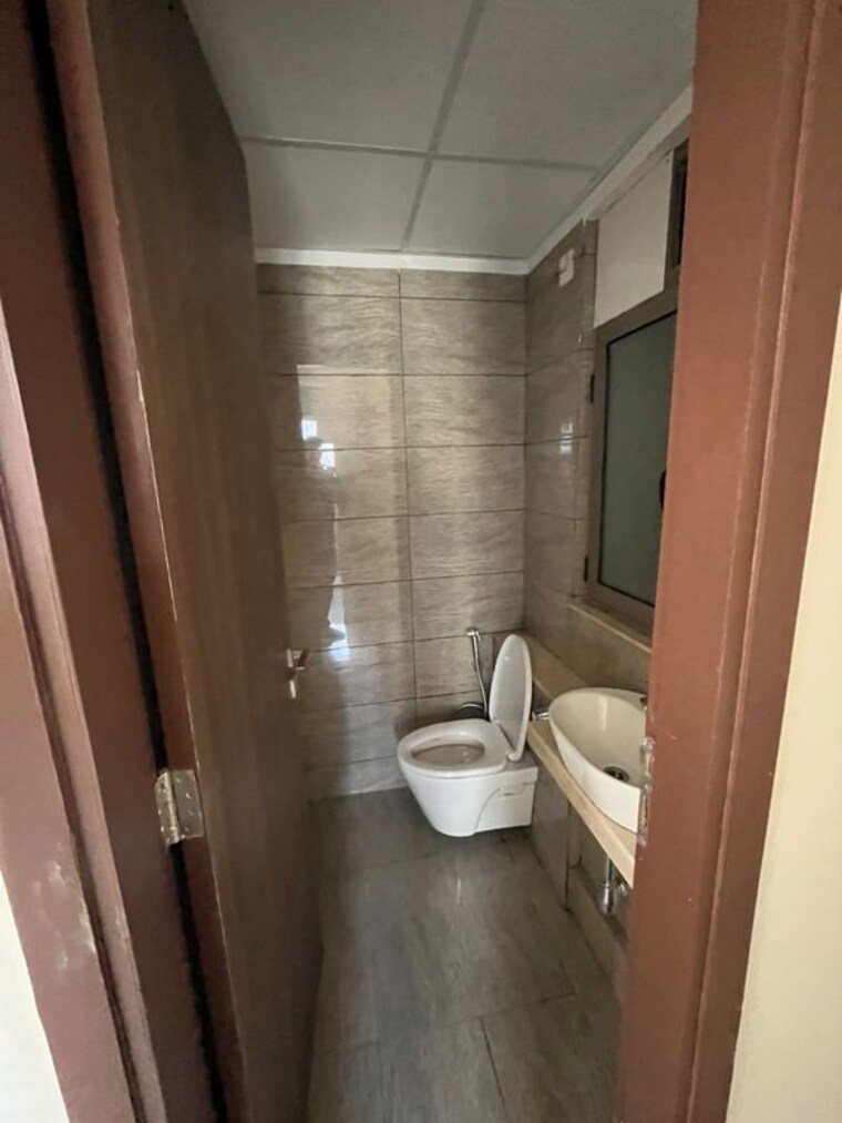 Bathroom, sheth-auris-serenity-tower-1 2 Bedroom 805 Sq.Ft. Apartment In Malad West Mumbai 10699272