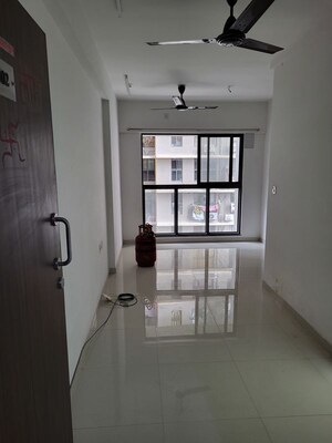 Room in 2 BHK Apartment at UK Iridium, Kandivali East – for Rent