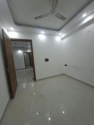 Room in 2 BHK Builder Floor at Chattarpur – for Rent