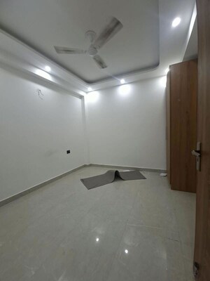 Room in 2 BHK Builder Floor at Chattarpur – for Rent