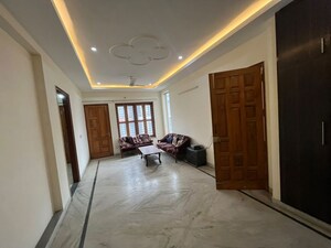Room in 3 BHK Builder Floor at Sector 57 – for Rent