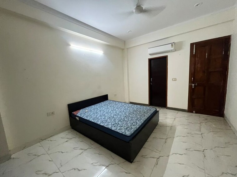 Bedroom, sector 57 3 Bedroom 2200 Sq.Ft. Builder Floor In Sector 57 Gurgaon 10699319