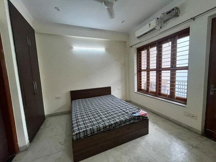 Bedroom, sector 57 3 Bedroom 2200 Sq.Ft. Builder Floor In Sector 57 Gurgaon 10699319