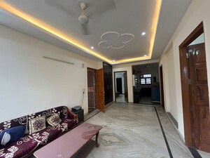 Parking in 3 BHK Builder Floor at Sector 57 – for Rent