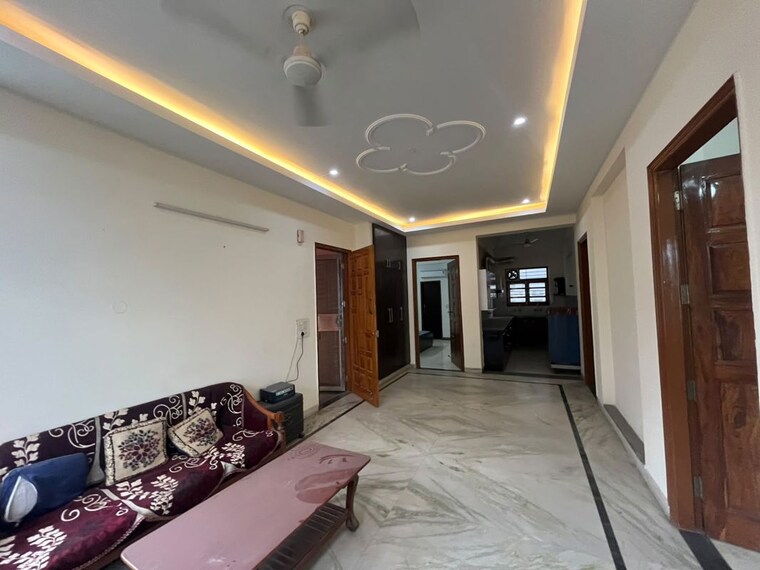  Parking, sector 57 3 Bedroom 2200 Sq.Ft. Builder Floor In Sector 57 Gurgaon 10699319