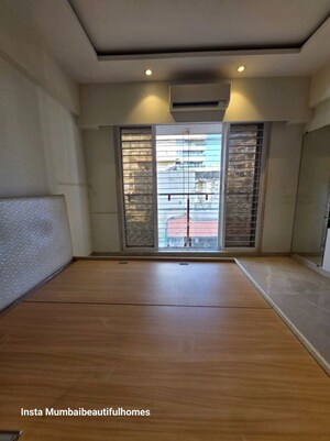 Room in 4 BHK Apartment at L Nagpal Ruby, Bandra West – for Sale