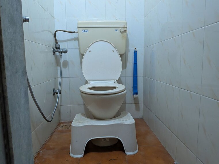 Bathroom, sangam-lokmilan-chs 1 Bedroom 555 Sq.Ft. Apartment In Powai Mumbai 10699339