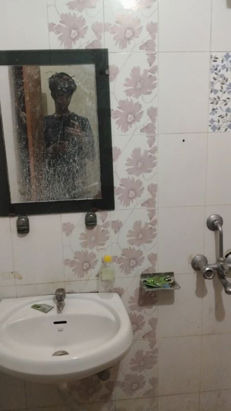Bathroom, kamta 2 Bedroom 1200 Sq.Ft. Independent House In Kamta Lucknow 10699346