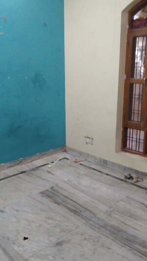 Room in 2 BHK Independent House at Kamta – for Rent