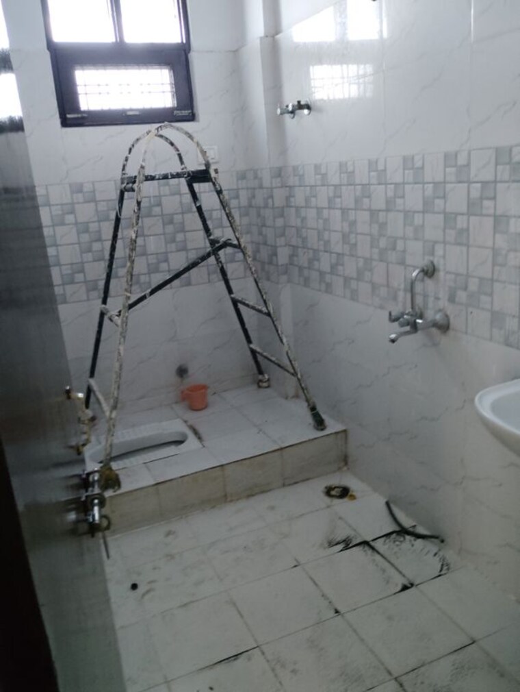 Bathroom, rudraksh-woodland-paradise 2 Bedroom 700 Sq.Ft. Apartment In Kursi Road Lucknow 10699357