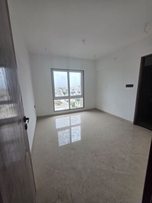 Room in 4 BHK Apartment at Ambar Zenith, Viman Nagar – for Sale