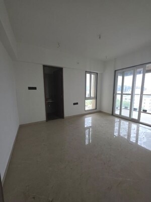 Room in 4 BHK Apartment at Ambar Zenith, Viman Nagar – for Sale