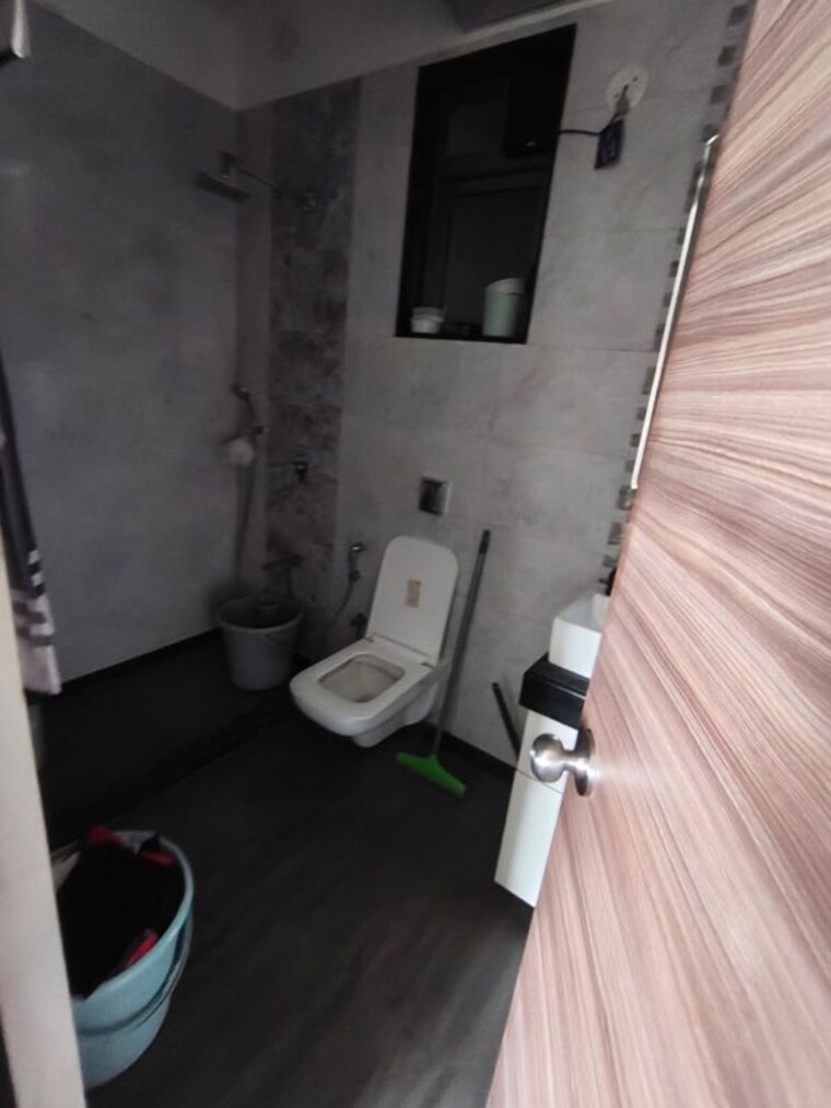Bathroom, rajesh-raj-infinia 2 Bedroom 797 Sq.Ft. Apartment In Malad West Mumbai 10699369