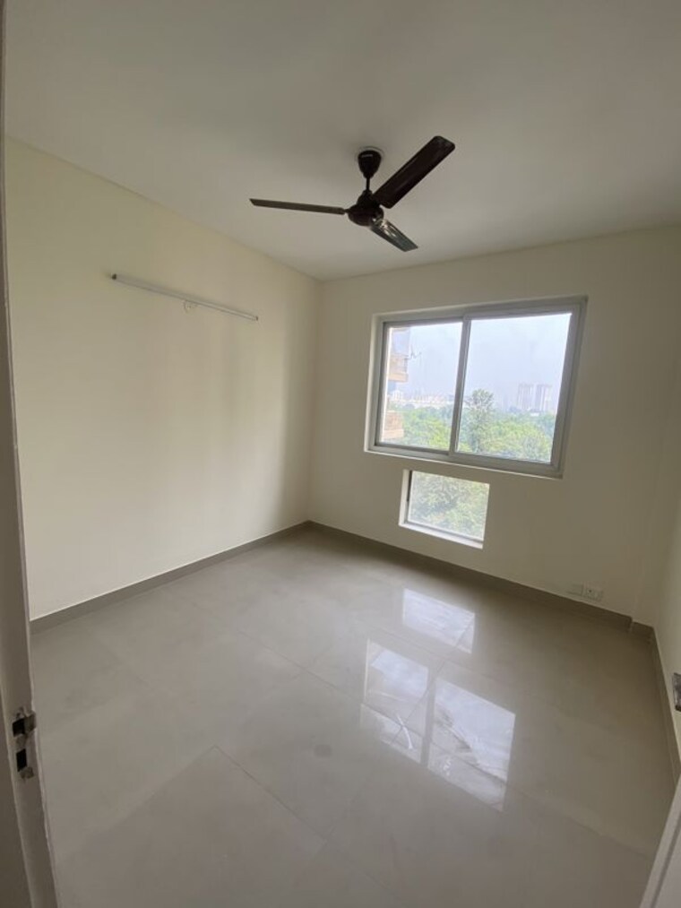 Room, bptp-park-prime 5 Bedroom 2200 Sq.Ft. Apartment In Sector 66 Gurgaon 10699385