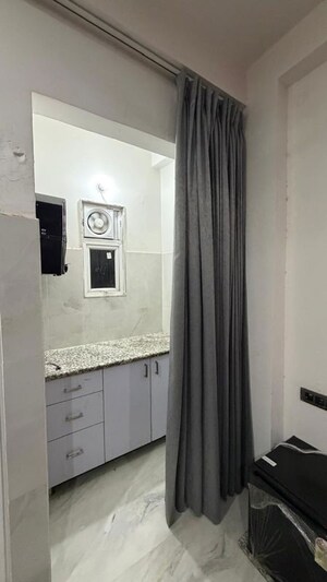 Bathroom in 1 RK Builder Floor at Sector 43 – for Rent