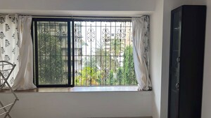 Room in 2 BHK Apartment at Piramal Mahalaxmi, Mahalaxmi – for Rent