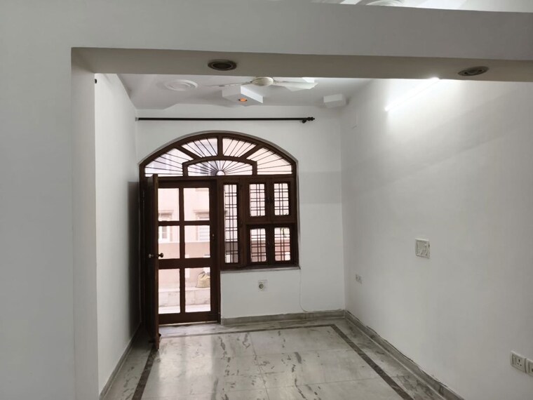 Room, rwa-residential-society-sector-46 2 Bedroom 160 Sq.Yd. Builder Floor In Sector 46 Gurgaon 10699413