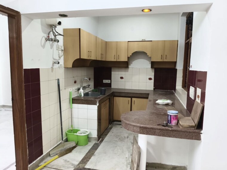 Kitchen, rwa-residential-society-sector-46 2 Bedroom 160 Sq.Yd. Builder Floor In Sector 46 Gurgaon 10699413