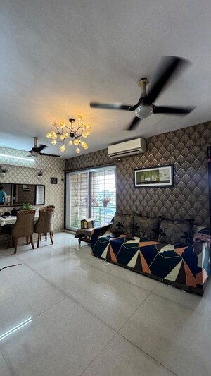 Room in 3 BHK Apartment at Tricity palacio, Seawoods – for Rent