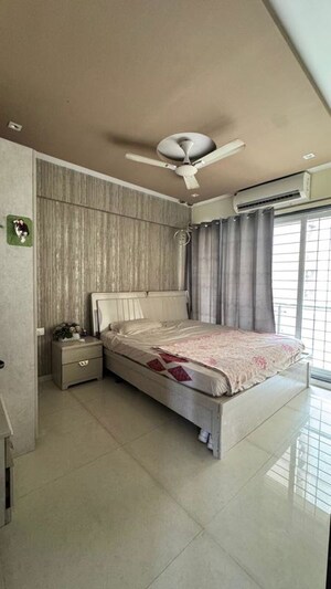 Bedroom in 3 BHK Apartment at Tricity palacio, Seawoods – for Rent