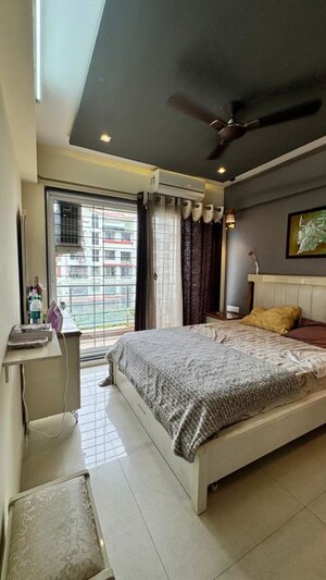 Bedroom in 3 BHK Apartment at Tricity palacio, Seawoods – for Rent