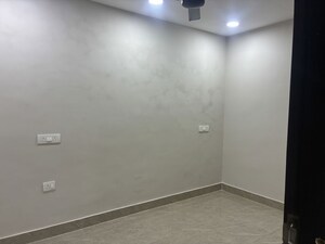Room in 6 BHK Independent House at Sector 33 – for Sale