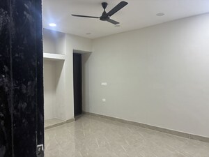 Room in 6 BHK Independent House at Sector 33 – for Sale